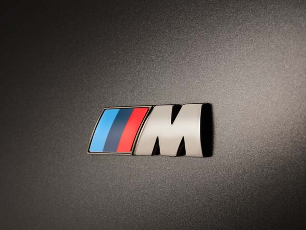 అత్యాధునిక బిఎమ్‌డబ్ల్యూ ఎమ్760ఎల్‌ఐ ఎక్స్‌డ్రైవ్ ఆవిష్కరణ