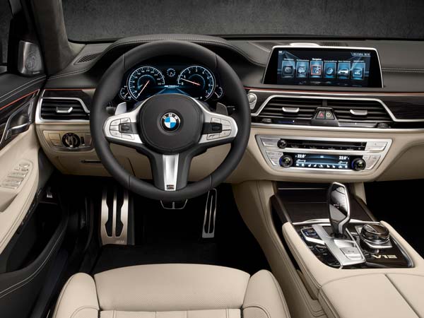 ఇంటీరియర్ ఫీచర్లు 