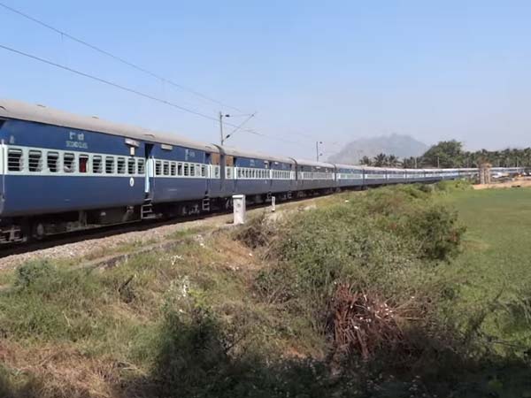 వివేక్ ఎక్స్‌ప్రెస్ రైలు గురించి ఆసక్తికరమైన విషయాలు 