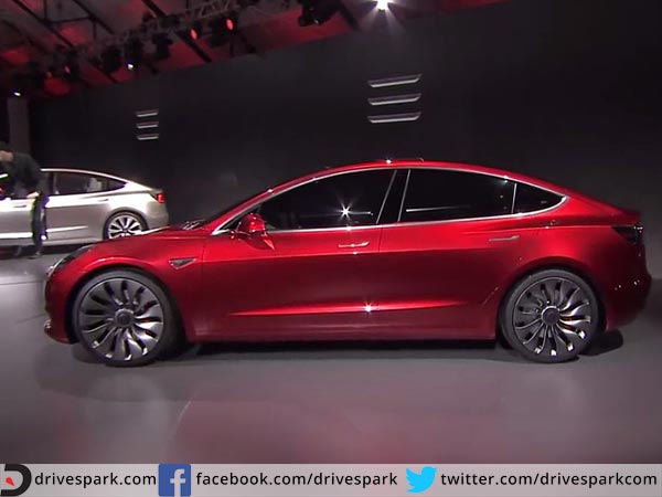  విడుదల చేసే సమయానికి 130,000 దాటిన టెస్లా మోడల్ 3 బుకింగ్స్