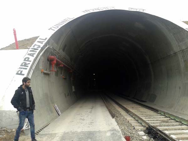 25.పొడవైన సొరంగ మార్గం 