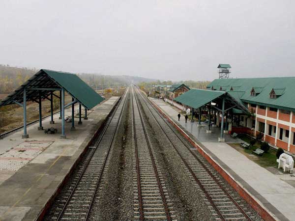 33. రైల్వే స్టేషన్ల సంఖ్య 