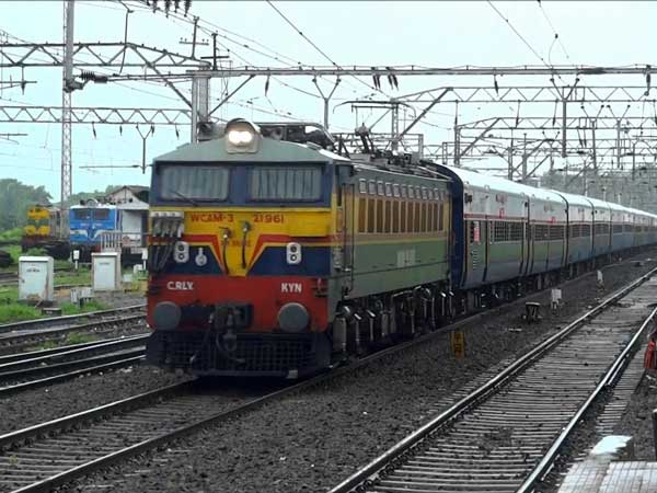 49.భోజనశాల గల రైలు