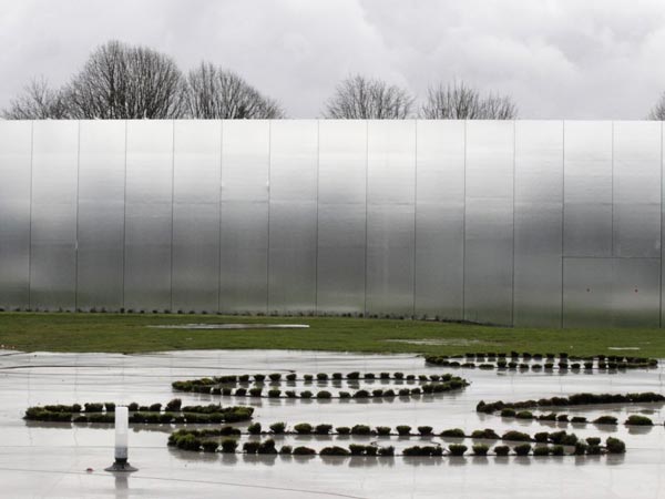  జపాన్‌ ఒక అదృశ్య రైలును సృష్టిస్తోంది !