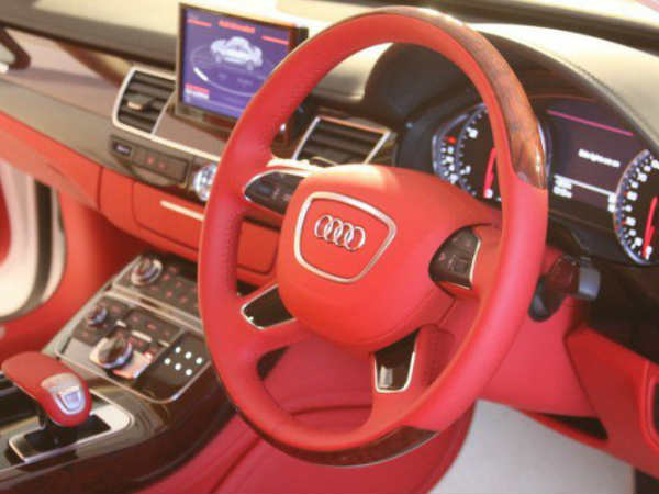  అభిషేక్ బచ్చన్ - ఆడి ఎ8ఎల్ 4.2 లీ