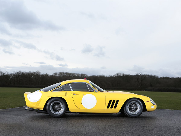 చిన్నపుడే చదువులకు స్వస్తి: నేడు ప్రపంచ ఉత్తమ ఫెరారి డీలర్...!!