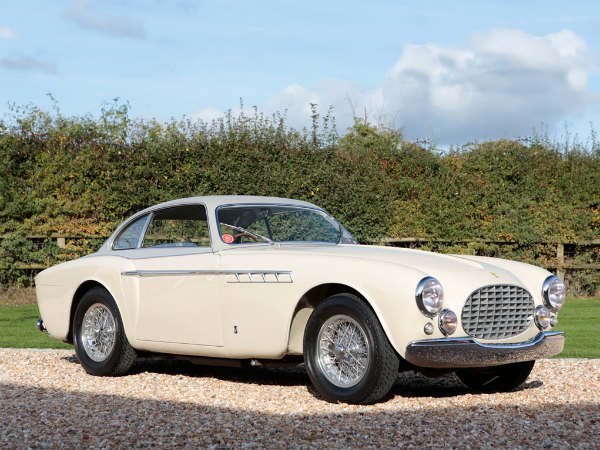 చిన్నపుడే చదువులకు స్వస్తి: నేడు ప్రపంచ ఉత్తమ ఫెరారి డీలర్...!!