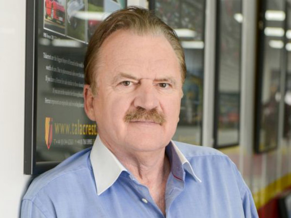 చిన్నపుడే చదువులకు స్వస్తి: నేడు ప్రపంచ ఉత్తమ ఫెరారి డీలర్...!!