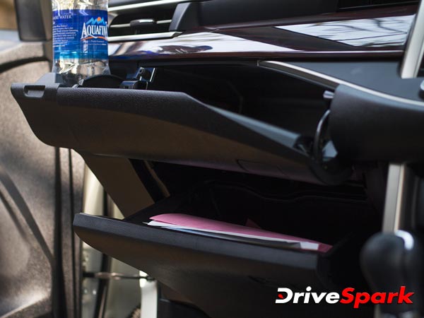 క్రిస్టాగా కొనసాగుతున్న ఇన్నోవా: టెస్ట్ డ్రైవ్ సంభందించి సమగ్ర విమర్శ