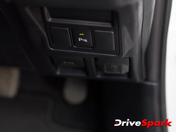 క్రిస్టాగా కొనసాగుతున్న ఇన్నోవా: టెస్ట్ డ్రైవ్ సంభందించి సమగ్ర విమర్శ