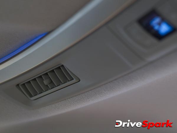 క్రిస్టాగా కొనసాగుతున్న ఇన్నోవా: టెస్ట్ డ్రైవ్ సంభందించి సమగ్ర విమర్శ