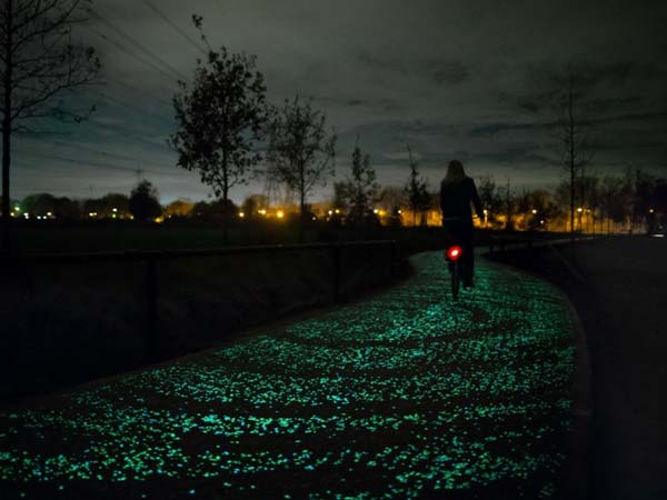 స్వయం ప్రకాశిత రహదారులకు శ్రీ కారం