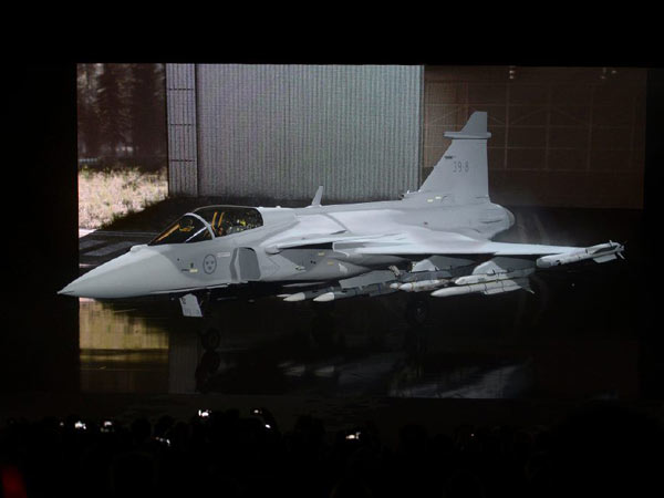 అత్యాధునిక ఫైటర్ జెట్ విమానం గ్రిపెన్ ఇ ఆవిష్కరణ