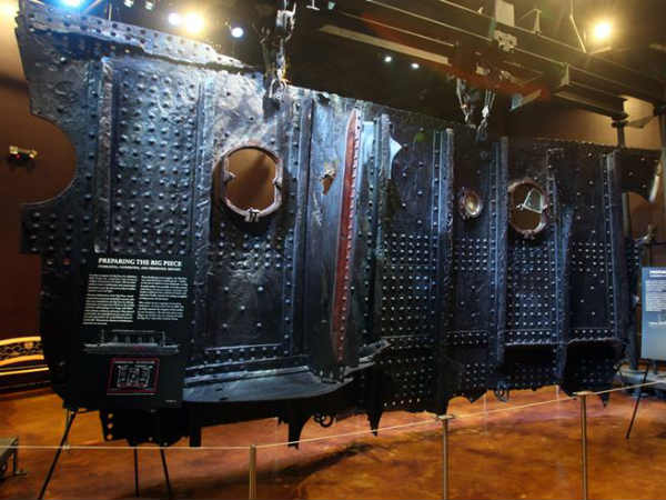 18. టైటానిక్ ప్రమాదంలో పగిలిపోయిన భాగం