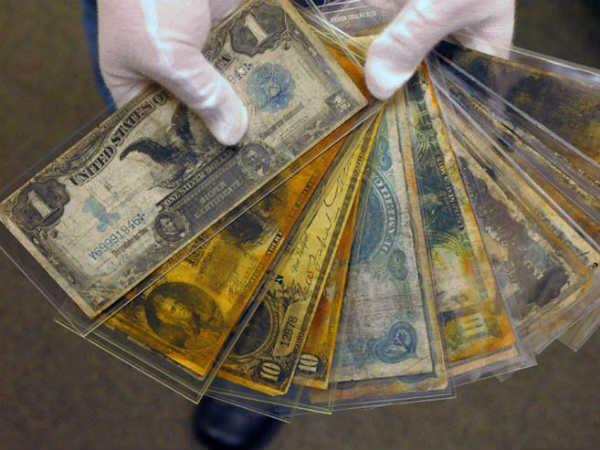 20. కరెన్సీ నోట్లు 