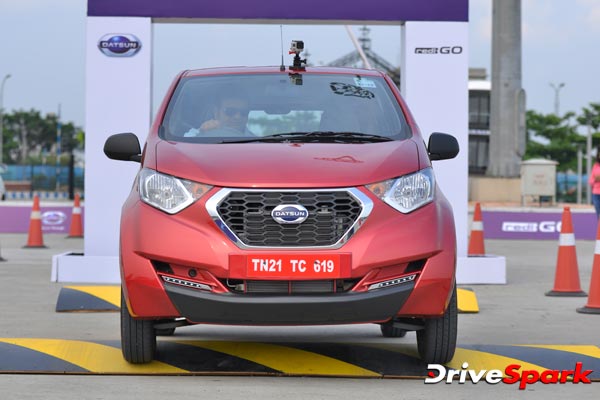 డాట్సన్ రెడి గో లభించు రంగులు