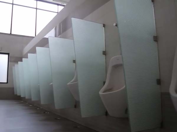 17. ఆధునిక మరుగుదొడ్లు 