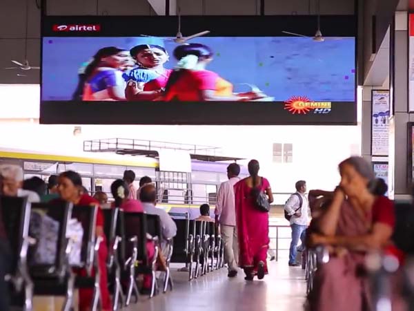 14. మెగా డిజిటల్ స్క్రీన్ ద్వారా లైవ్ ఛానెల్ ప్రసారాలు 