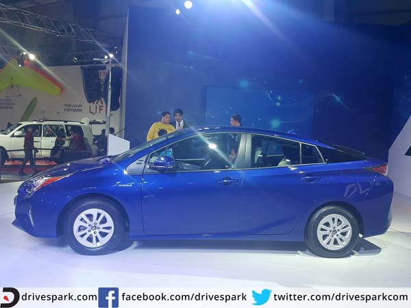 టయోటా ప్రియస్ హైబ్రిడ్