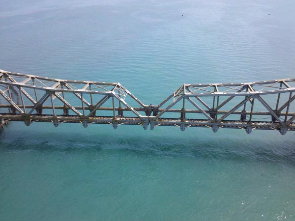 తుఫాన్‌ను కూడా తట్టుకోగలదు. 