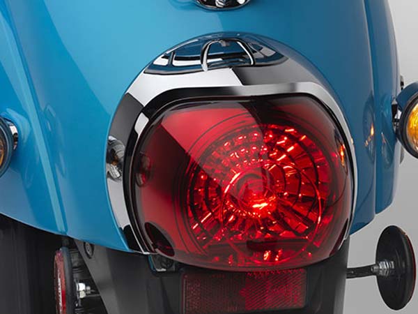  హోండా నుండి మెట్రోపాలిటన్ రెట్రో స్కూటర్ 