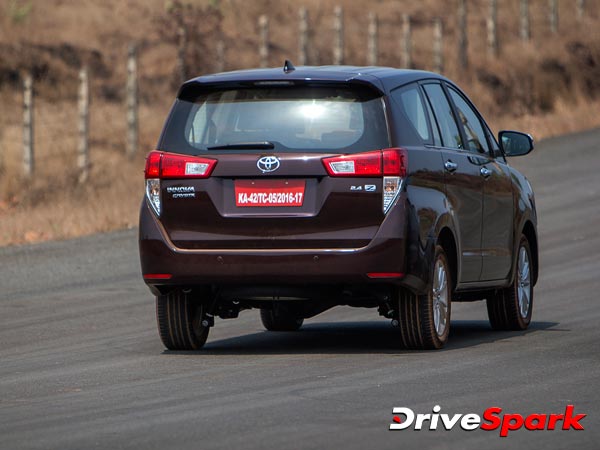 టయోటా ఇన్నోవా క్రిస్టా పెట్రోల్ వి వేరియంట్