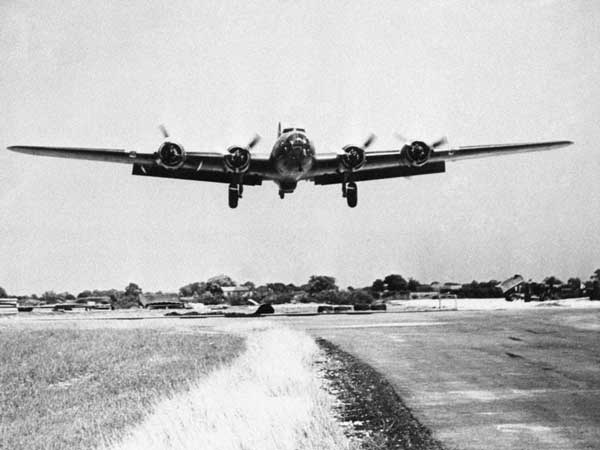 100 ఏళ్లు పూర్తి చేసుకున్న ఏవియేషన్ సంస్థ బోయింగ్