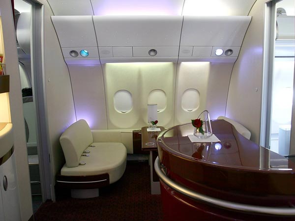 కళ్లు చెదిరే క్యాబిన్లు, మనుసుపారేసుకునే సౌకర్యాలు :)