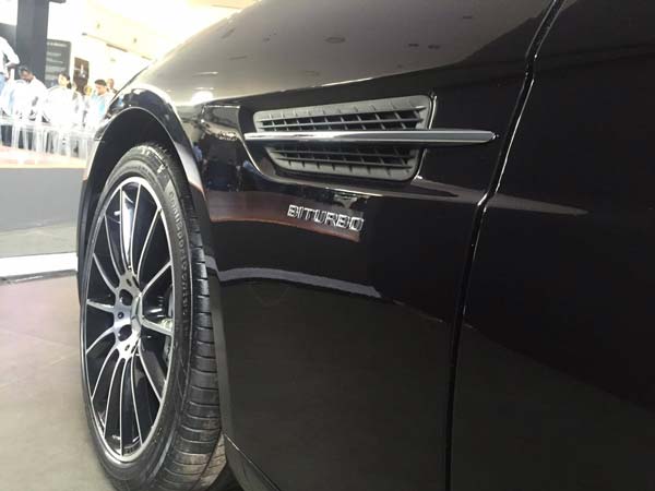 మెర్సిడెస్ బెంజ్ ఎస్‌ఎల్‌సి 43 ఏఎమ్‌జి టాప్ లెస్‌