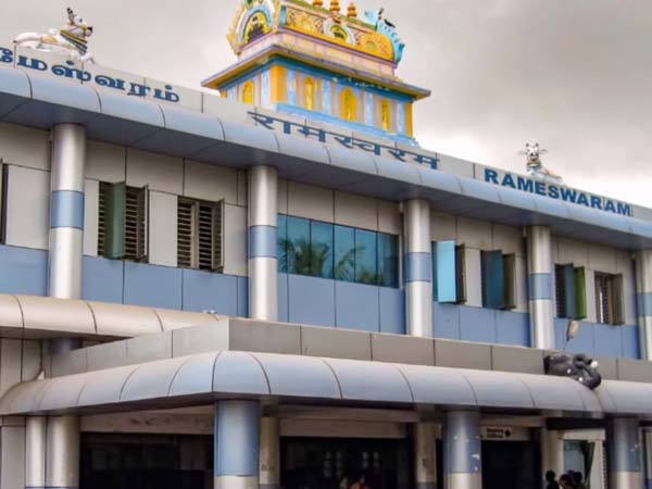  భారత దేశపు మొదటి గ్రీన్ ట్రైన్ కారిడార్ 