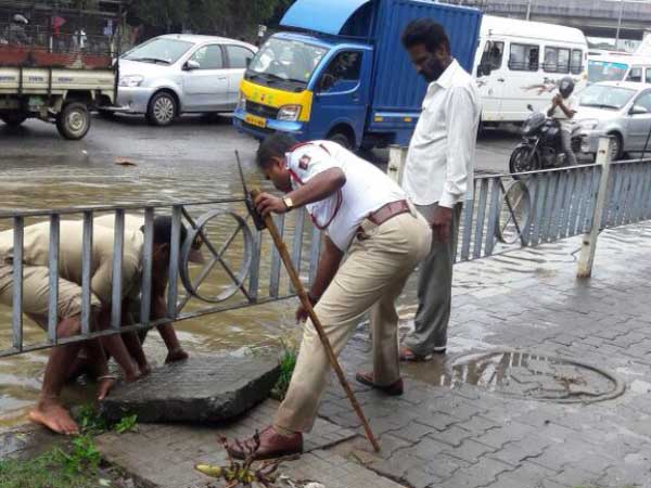 బెంగళూరు మహానగరంలోని నీటి మునక ప్రాంతాల్లో వాహన దారుల ఇక్కట్లు 