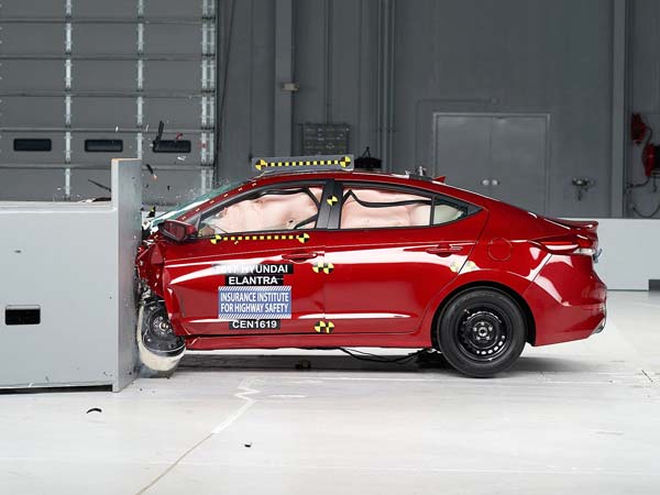 2017 హ్యుందాయ్ ఎలంట్రా 