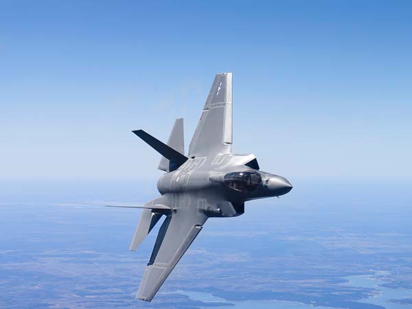 ప్రపంచంలో అత్యంత ఖరీదైన యుద్ధ విమానం