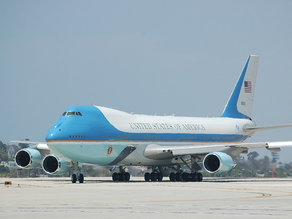 ప్రస్తుతం అమెరికా అధ్యక్షుని ఎయిర్ ఫోర్స్ వన్ గురించి...