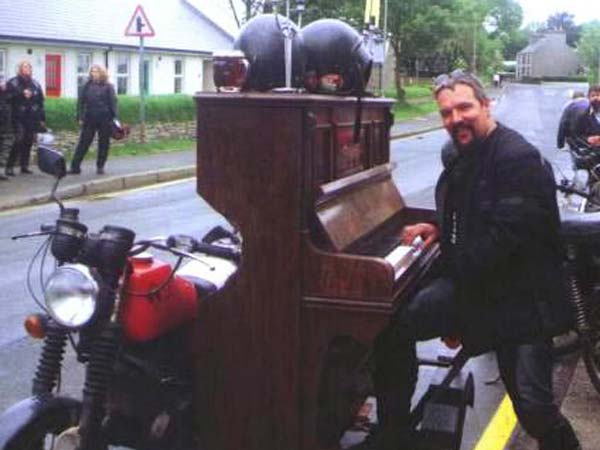  విచిత్రమైన మోటార్ సైకిళ్ల సైడ్ కార్లు 