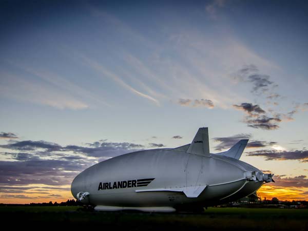 నింగికేగిన ప్రపంచపు అతి పెద్ద ఎయిర్‌ల్యాండర్ 