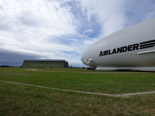 నింగికేగిన ప్రపంచపు అతి పెద్ద ఎయిర్‌ల్యాండర్ 