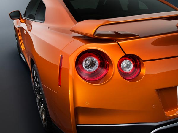 2017 నిస్సాన్ జిటి-ఆర్ 