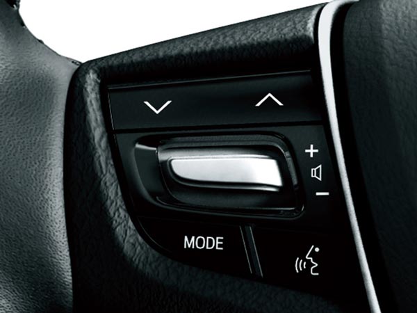  టయోటా అల్పార్డ్ లగ్జరీ ఎమ్‌పివి