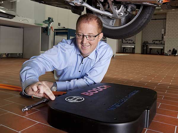 ఎలక్ట్రిక్ వాహనాలకు వైర్ లెస్ ఛార్జింగ్‌ కాన్సెప్ట్‌