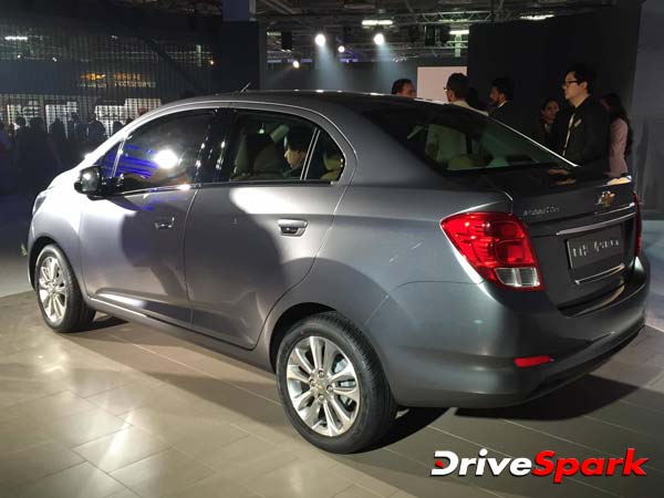 సాంకేతిక మరియు ధర వివరాలు 