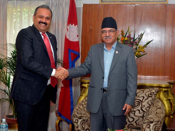 నేపాల్‌లో క్విడ్ మరియు డస్టర్‌లను విడుదల చేసిన రెనో 