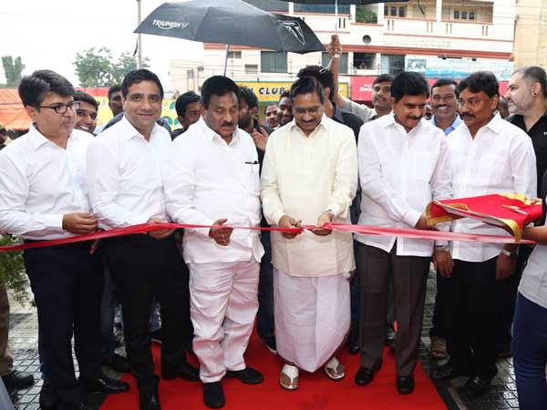 విజయవాడలో ట్రయంప్ షోరూమ్