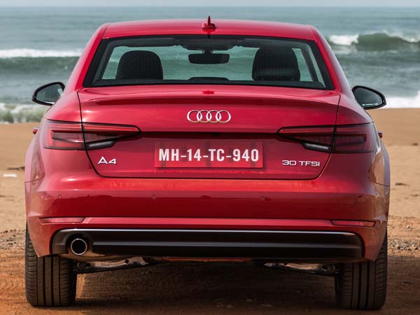  2017 ఆడి ఏ4 లగ్జరీ సెడాన్ ఫస్ట్ డ్రైవ్ రివ్యూ రిపోర్ట్ 