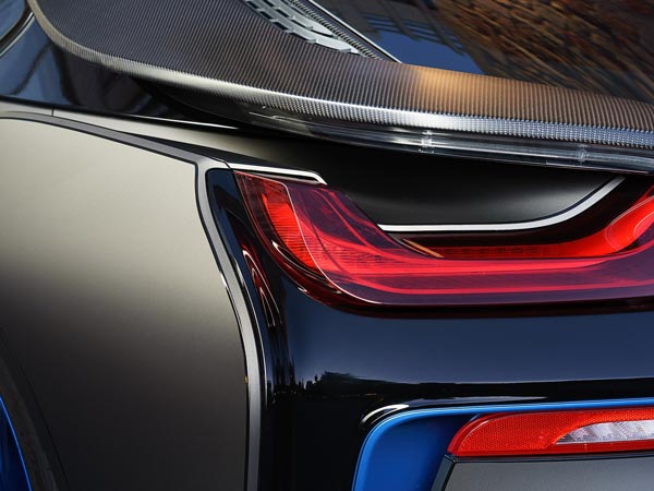 జర్మన్ స్పెషల్ కస్టమ్స్ డిజైన్ చేసిన బిఎమ్‌డబ్ల్యూ ఐ8 