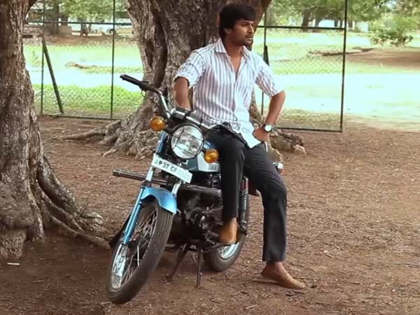 మజ్నులో నాని ఉపయోగించిన యమహా ఆర్ఎక్స్135