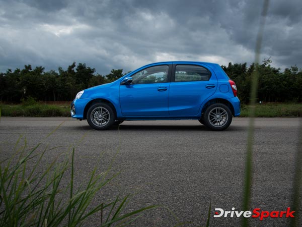 టయోటా ఎటియోస్ లివా ఫస్ట్ డ్రైవ్ రివ్యూ