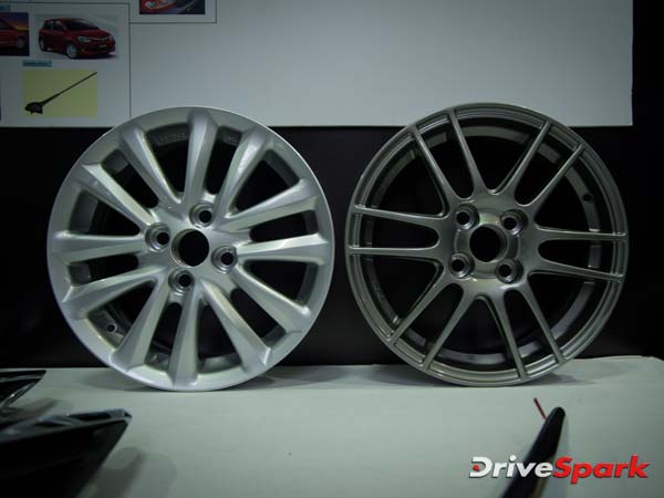 టయోటా ఎటియోస్ లివా ఫస్ట్ డ్రైవ్ రివ్యూ