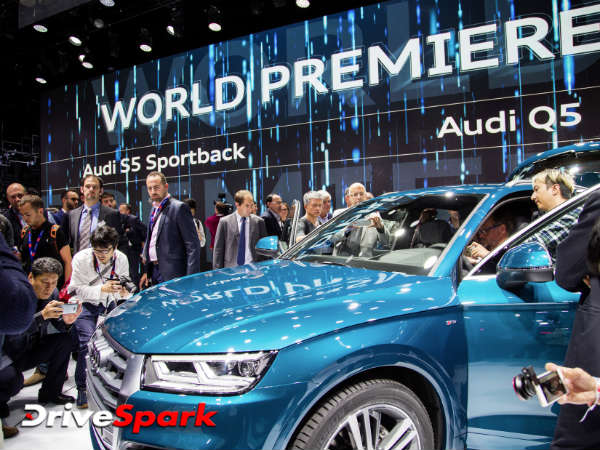 2016 ప్యారిస్ మోటార్ షో లో 2017 ఆడి క్యూ5