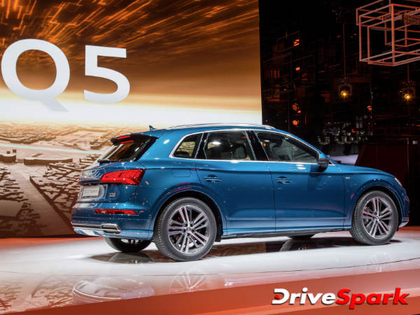 2016 ప్యారిస్ మోటార్ షో లో 2017 ఆడి క్యూ5